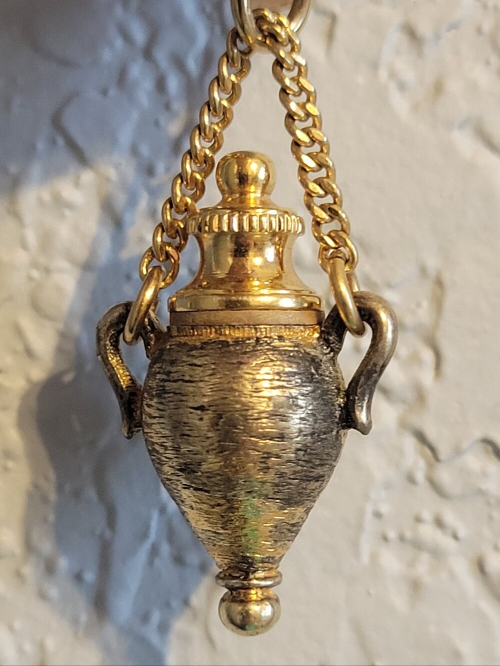 Vintage Gold Tone Amphora Perfume Fragrance Dipper Bracelet Charm - Read